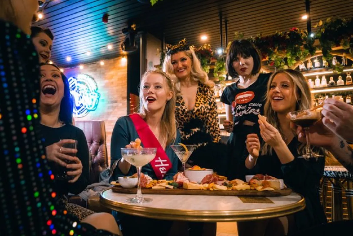 Dazzling a group of girlies on their Hen's night